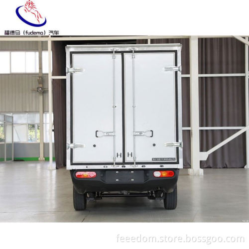 Ultra-Large Capacity Pure Electric Ufo Q2t Electric Van New Energy  Halogen Front And Rear Lights